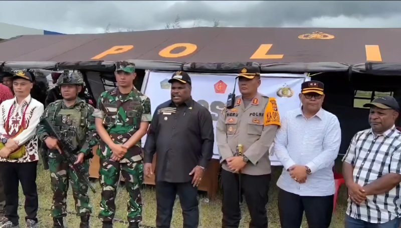 Bupati Yahukimo Bantah Isu Keterlibatan TNI-Polri Jadi Guru dan Nakes, Juga Siap Mundur Jika Terbukti